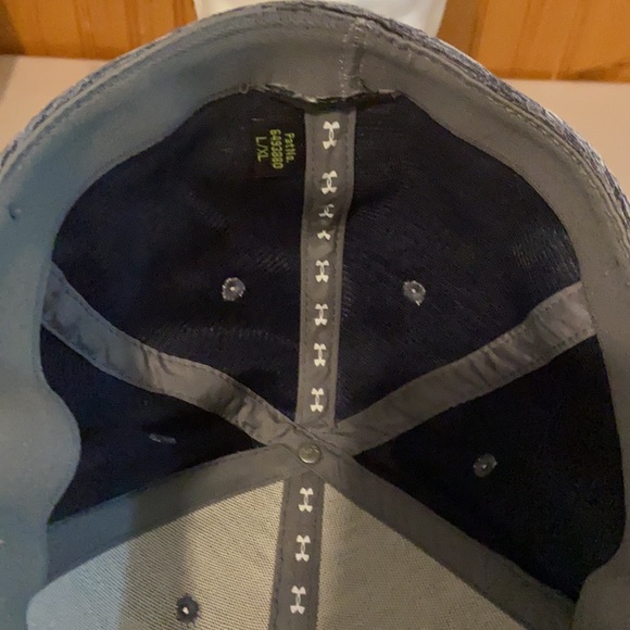 Under Armour Hat - Picture 5 of 6